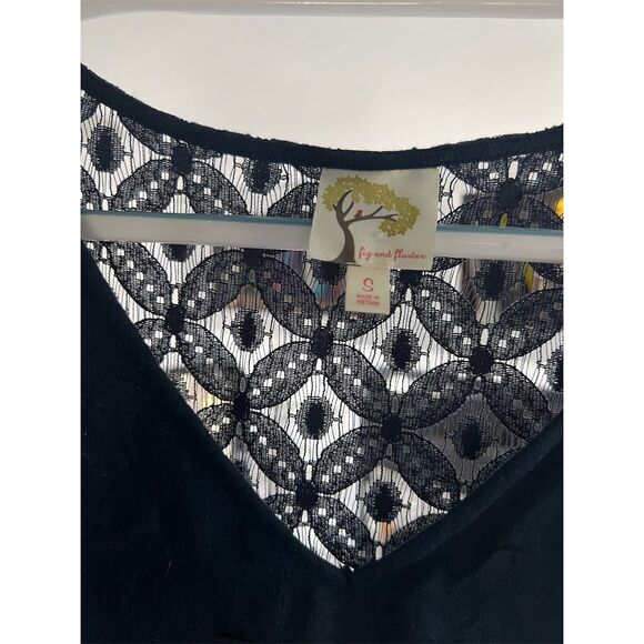 Fig and Flower Women's S Blue Embroidered Boho Top 3/4 Sleeve V-Neck - Picture 4 of 6